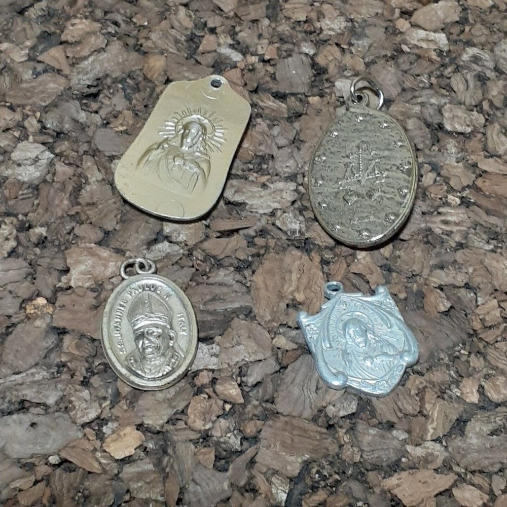 Religious Charms Aluminum Metal Some Made in Italy The Pope Mary Jesus 4 pc